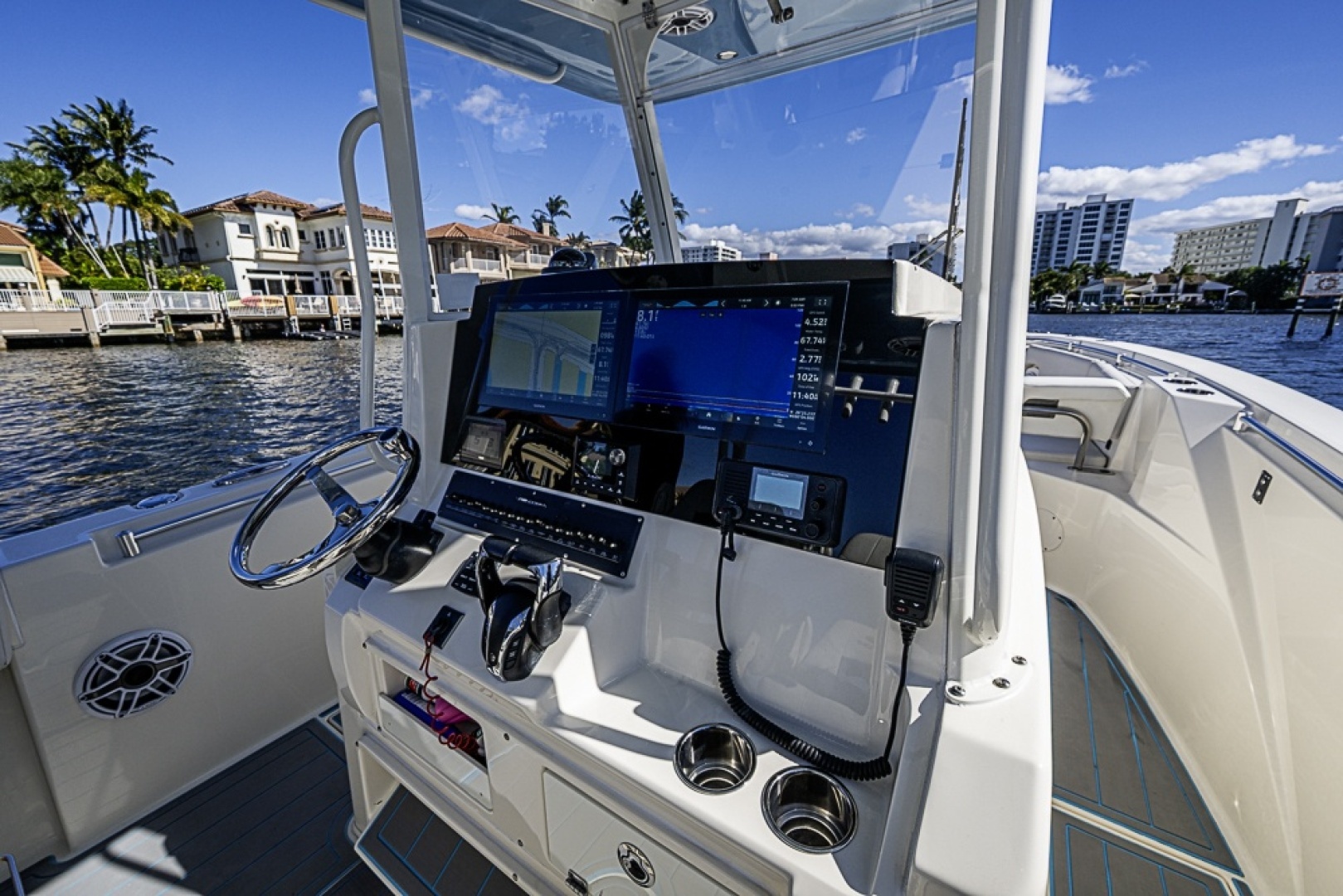 2021 Cobia 320 CC - Image 20