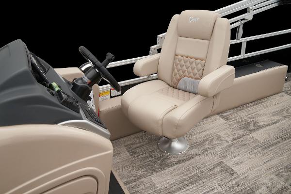 2025 Ranger Reata 220FC