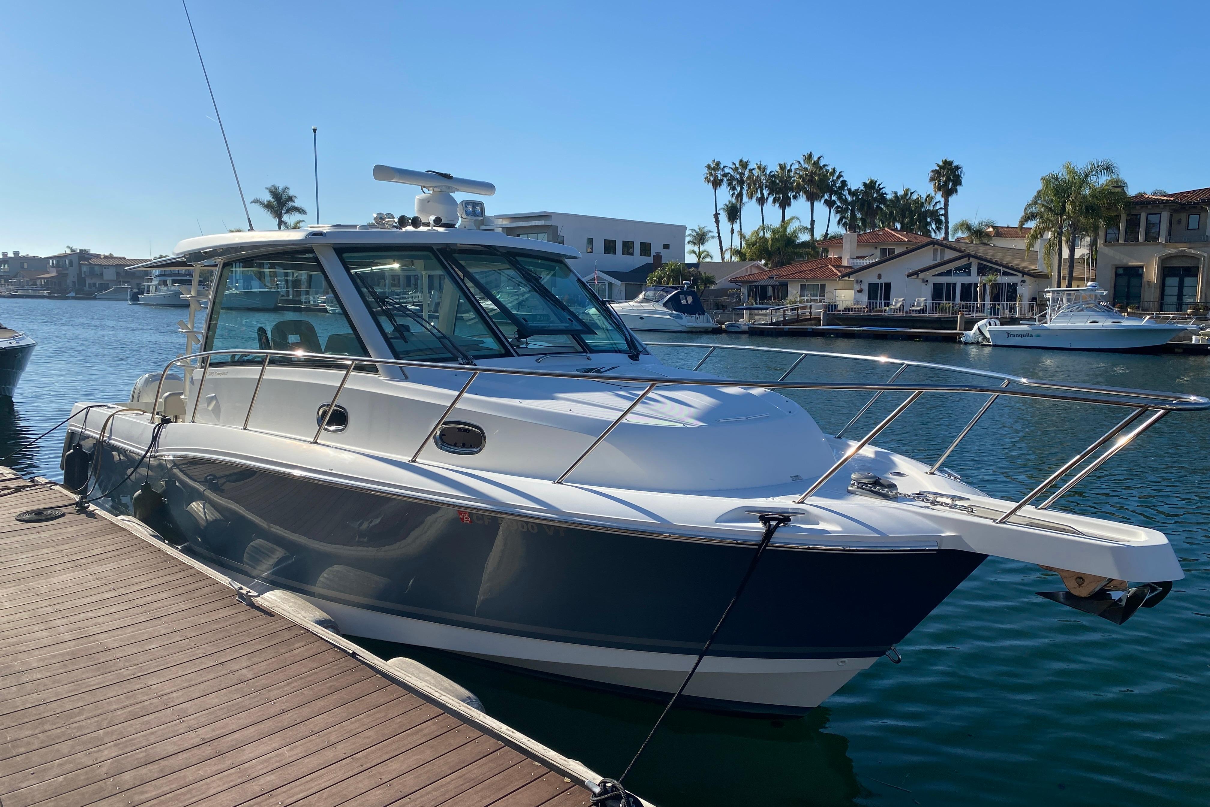 2021 Boston Whaler 345 Conquest