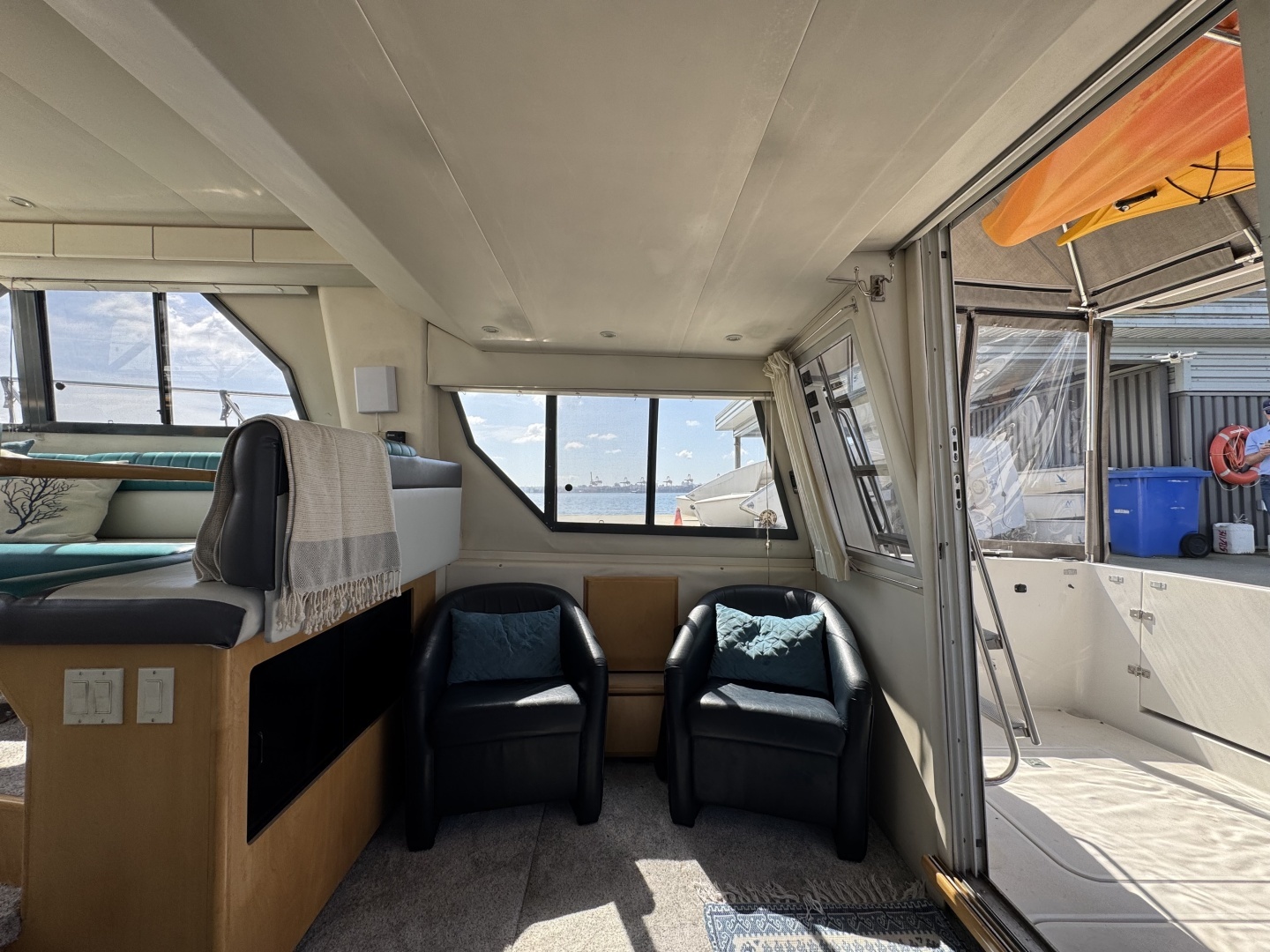 1996 Carver 370 Voyager - Image 51