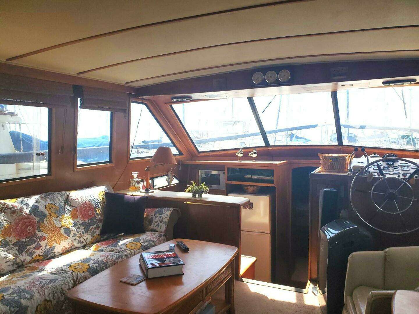 1985 Californian 5239 Cockpit Motor Yacht - Image 17