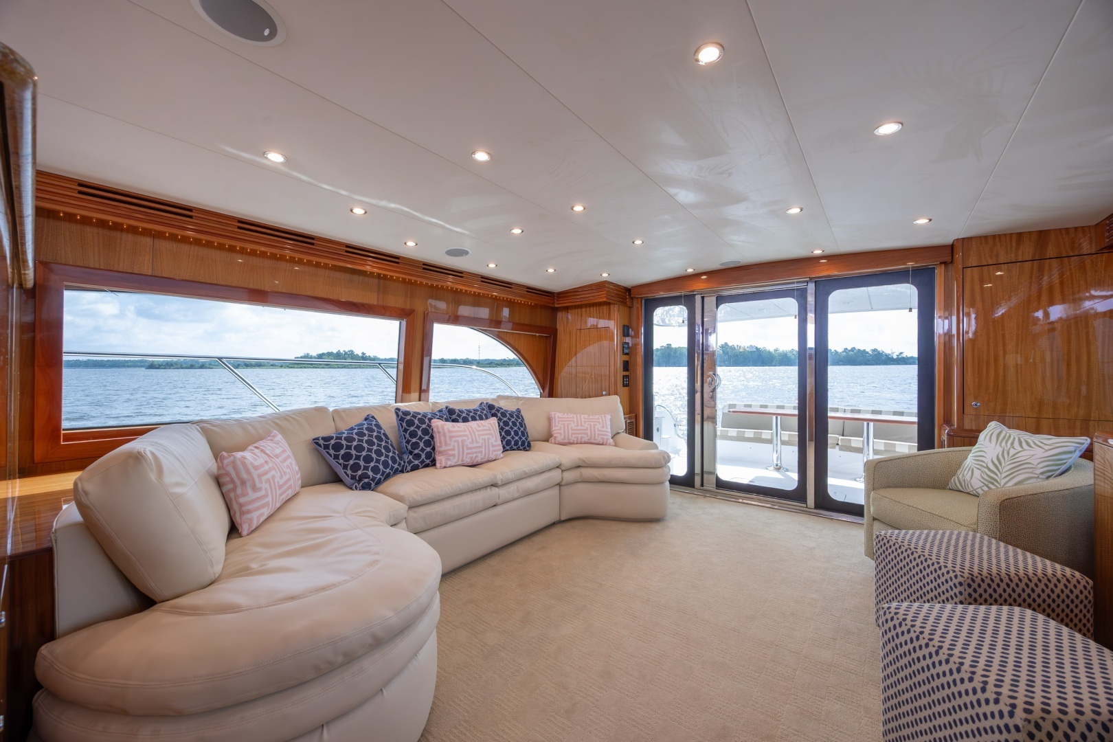 2008 Hatteras Motor Yacht - Image 82