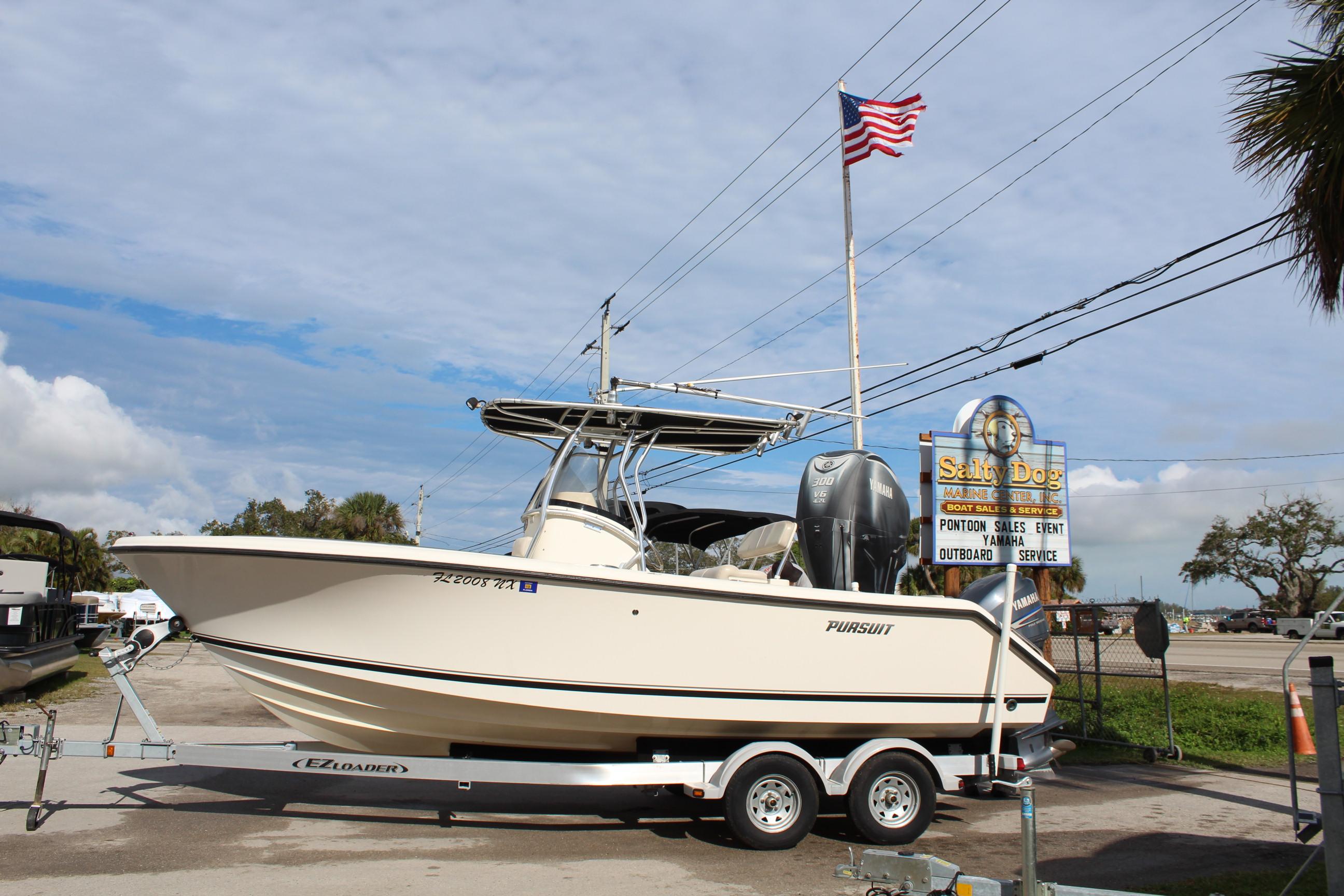 2008 Pursuit C 230 Center Console