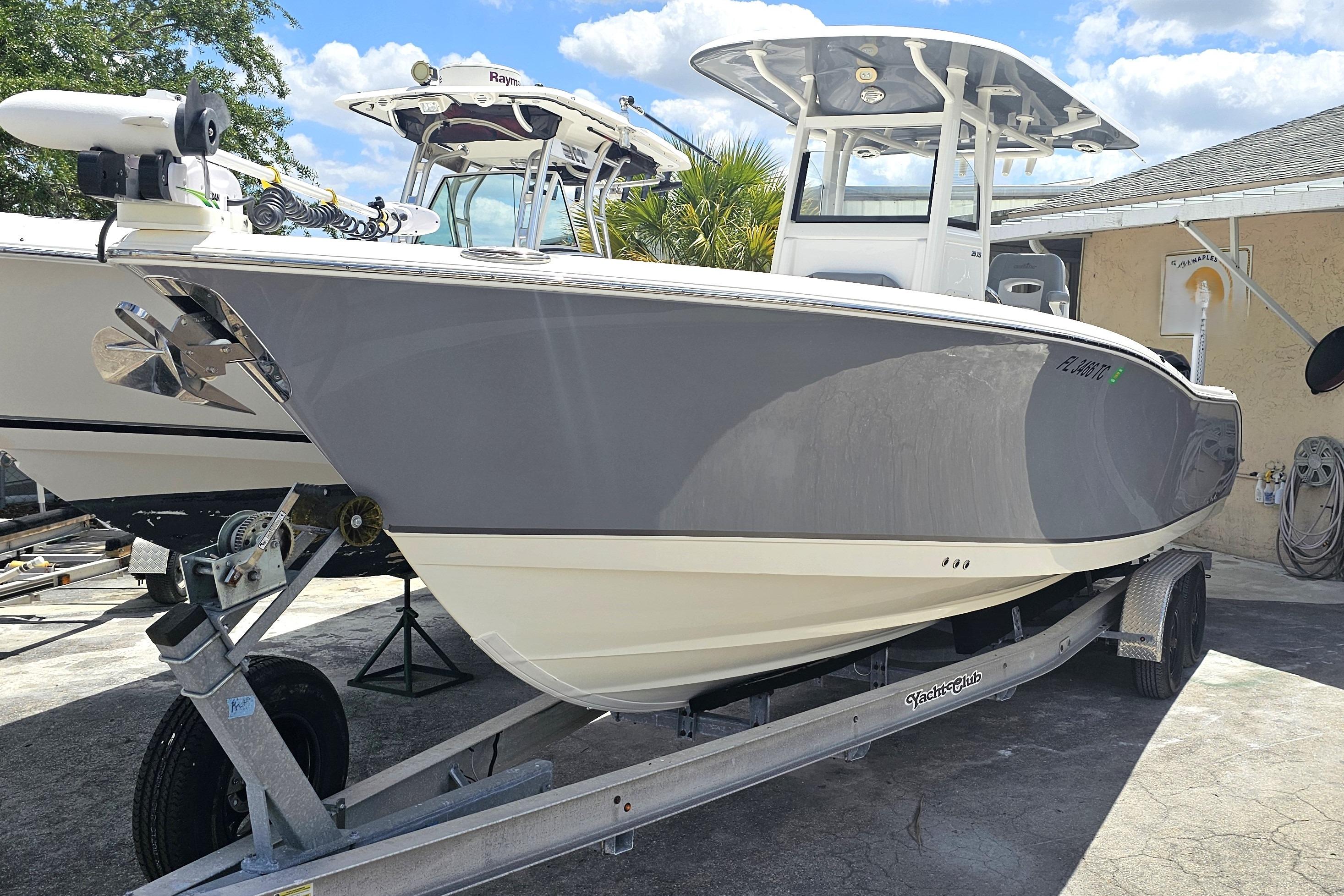 2022 NauticStar 28 XS