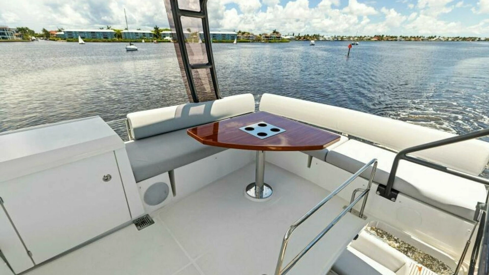 2025 Prestige 460 - Image 39