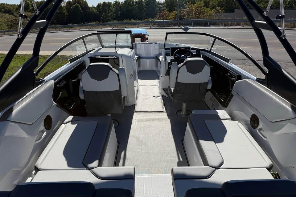 2026 Yamaha Boats AR250 interior with sleek seating and modern design.