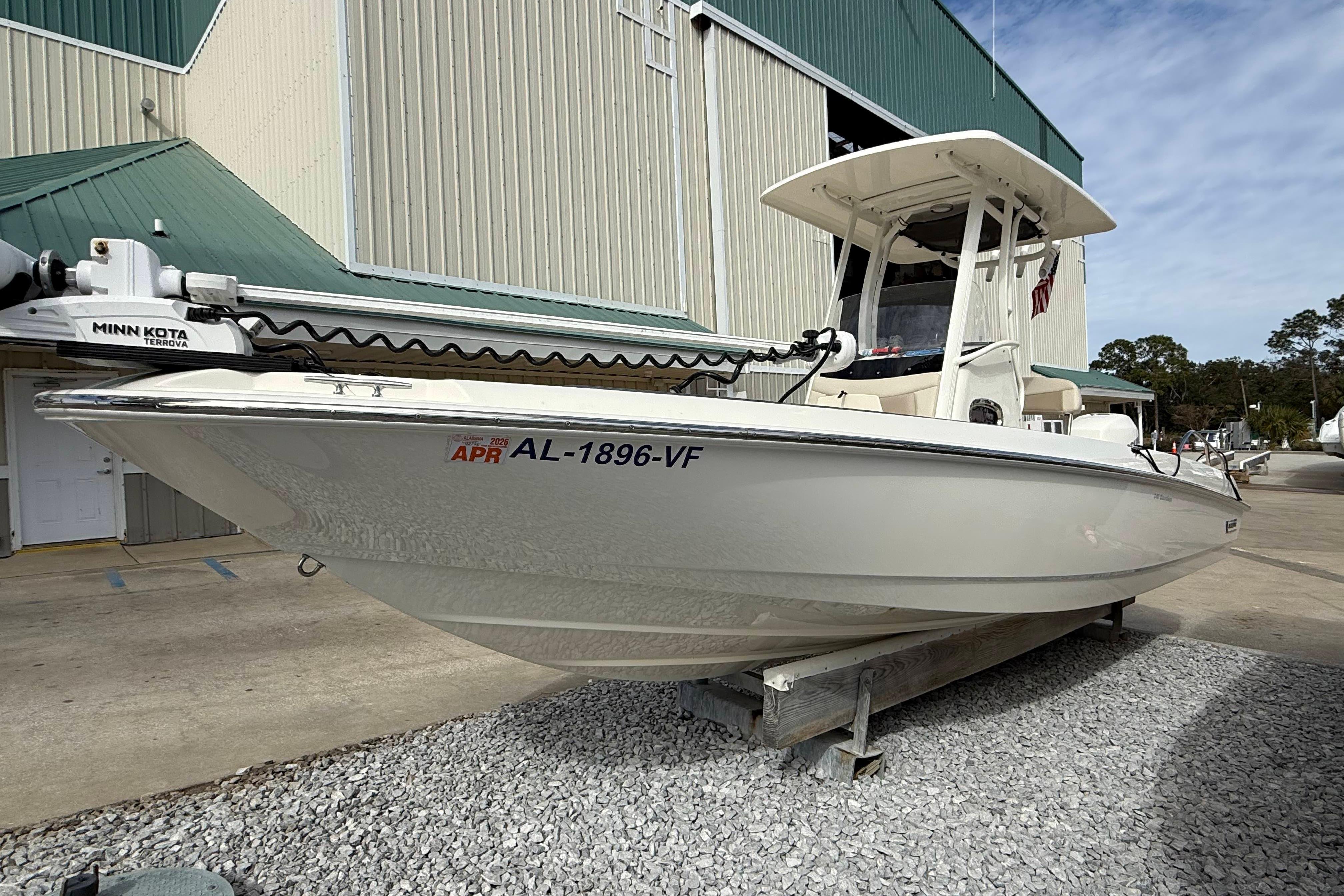 2020 Boston Whaler 240 Dauntless