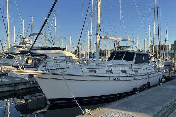 2008 Island Packet PY Trawler / Motorsailer