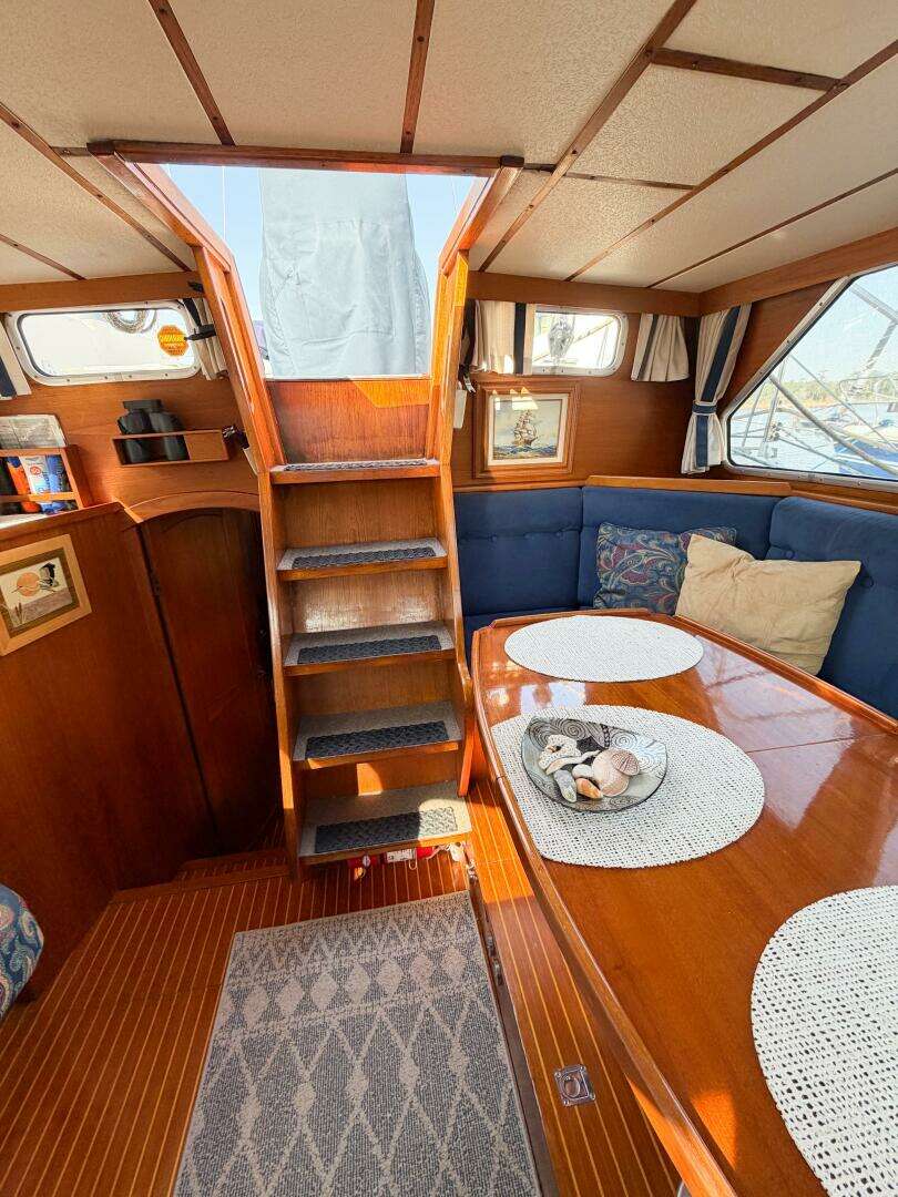 1986 Nauticat 40 Cutter Ketch Pilothouse - Image 29