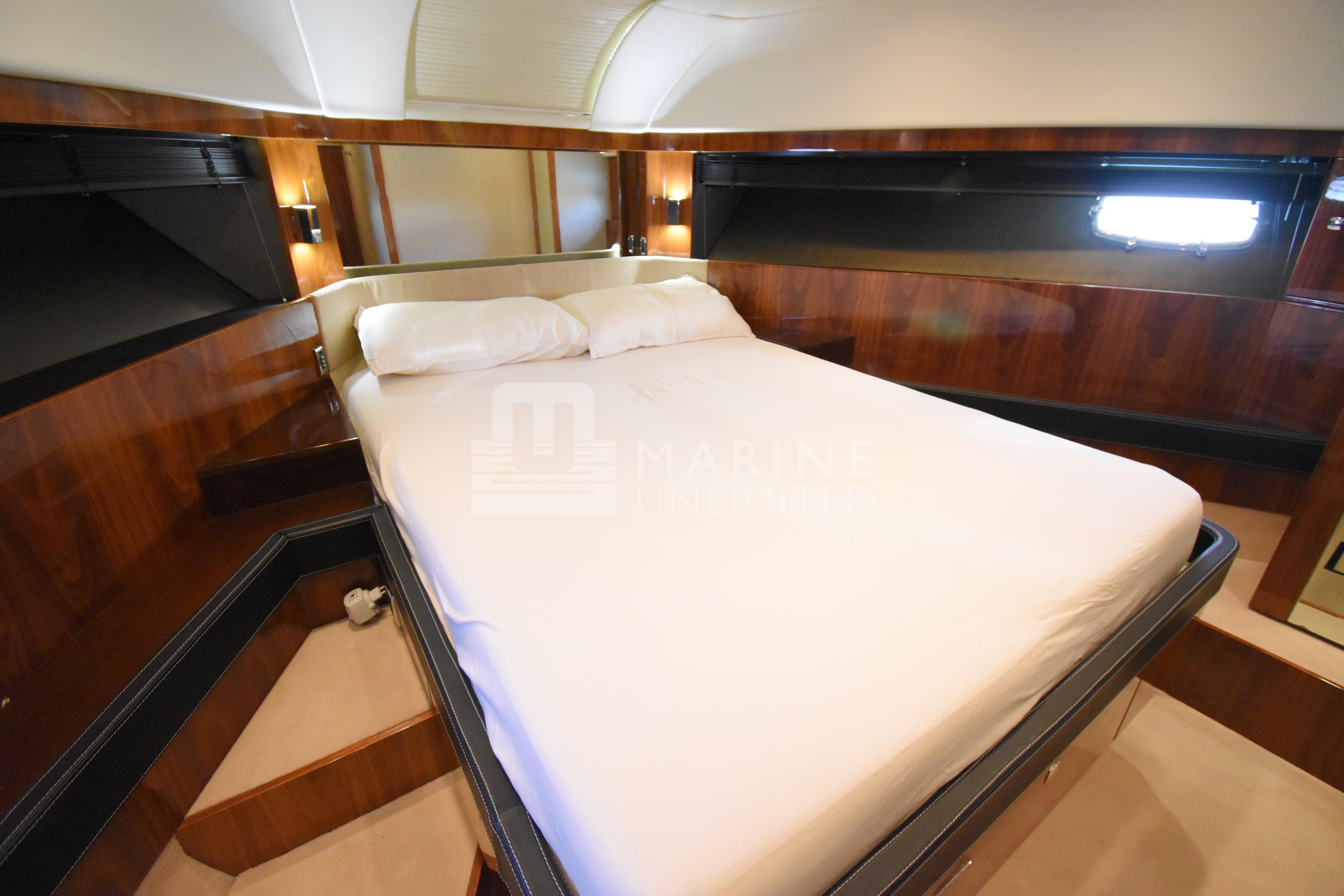 2010 Fairline Squadron 55 - 53