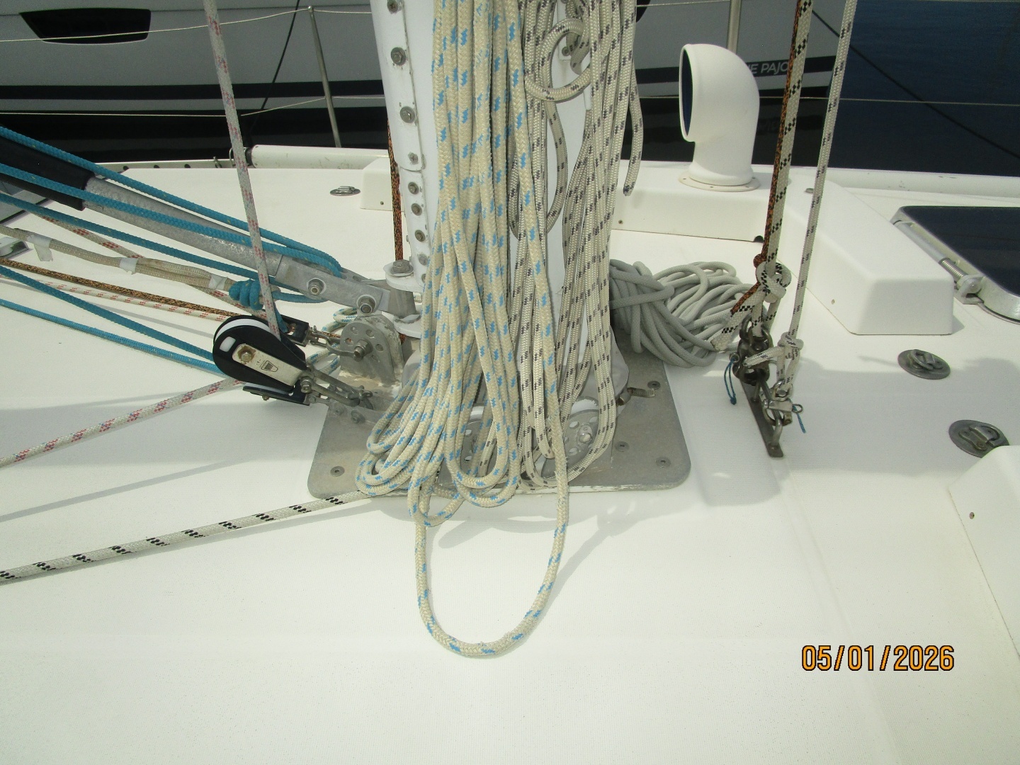 1990 Beneteau Oceanis 500 - Image 16