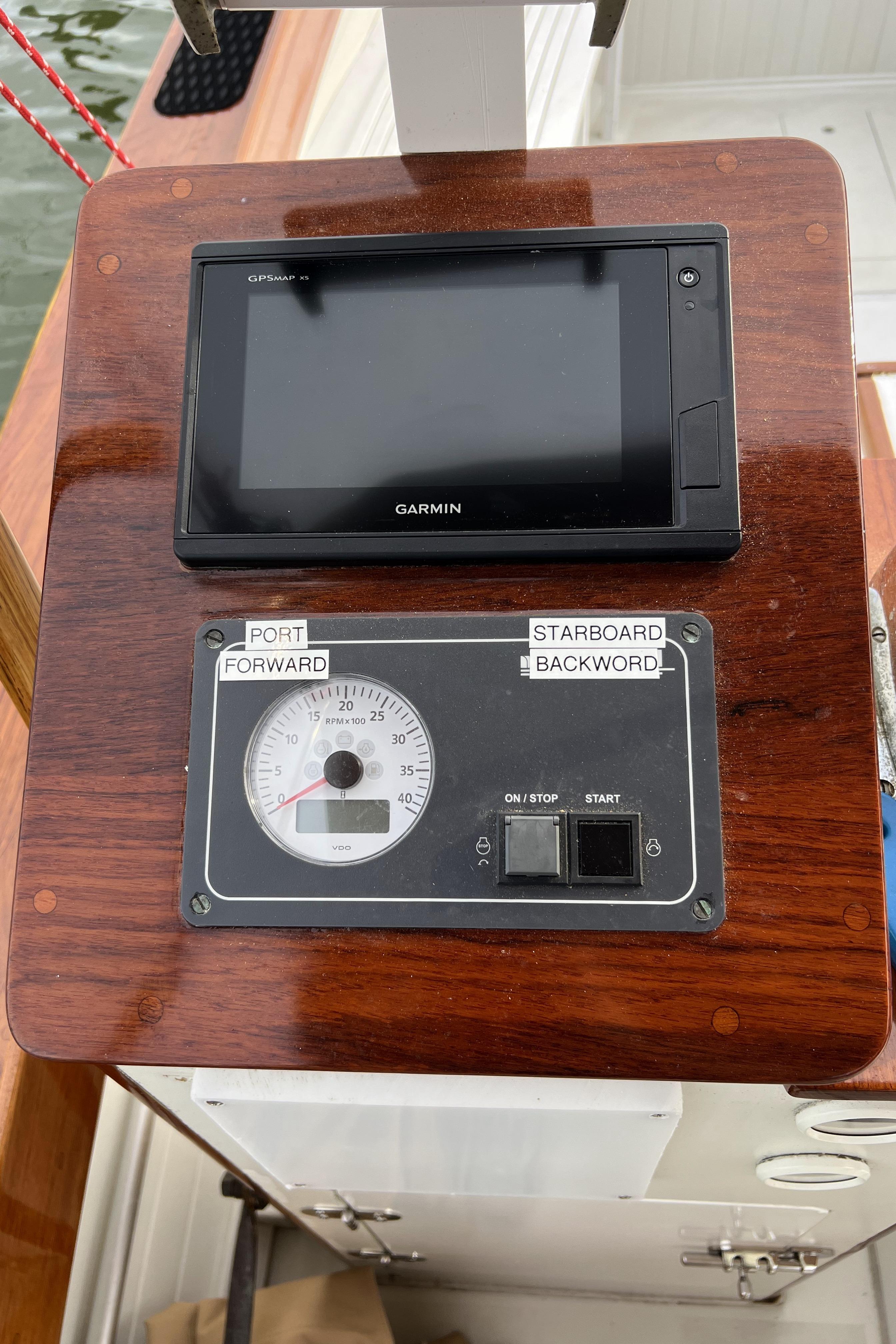 22 ft Hinckley Launch Garmin