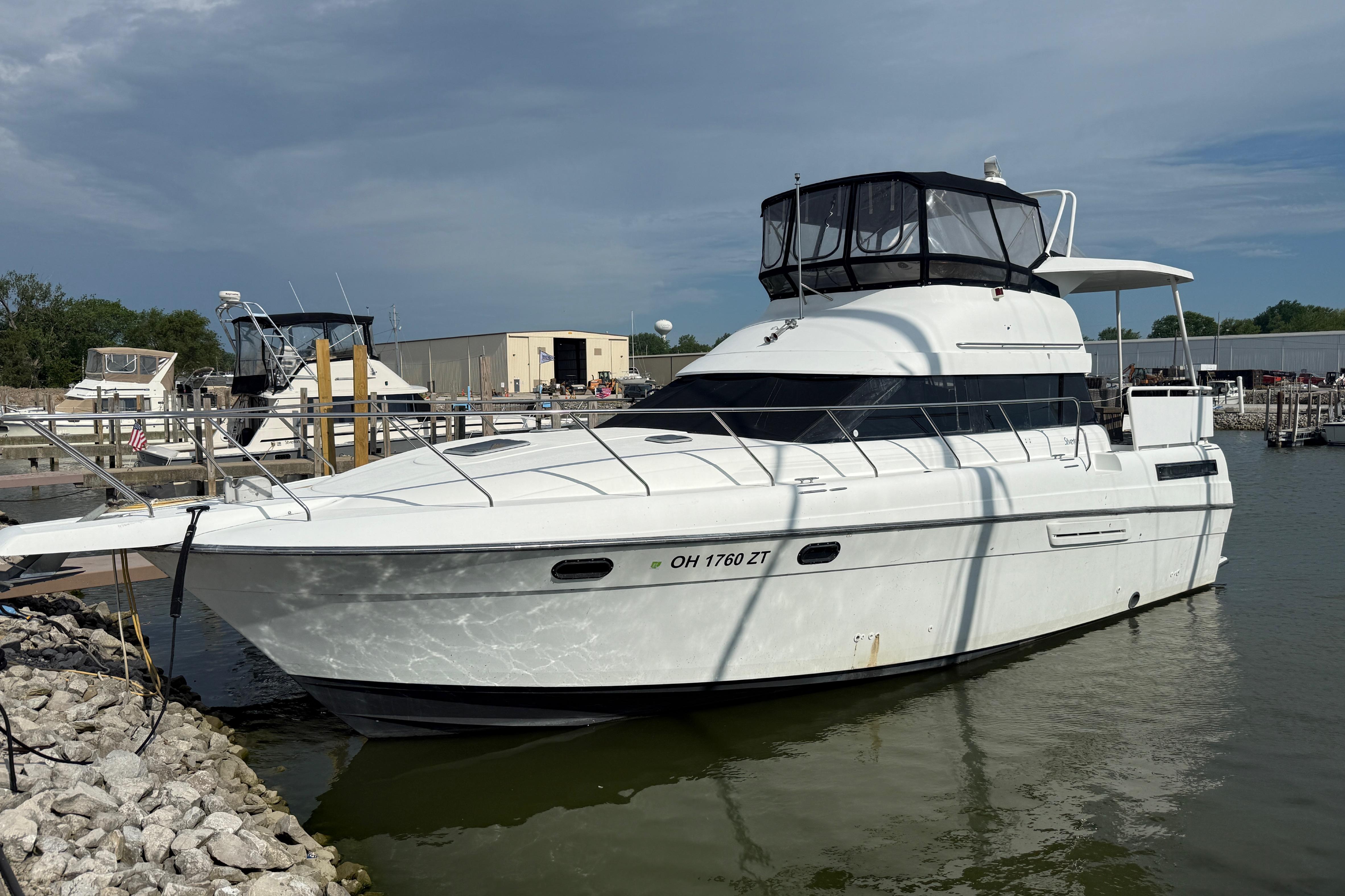 1992 Silverton 41 Motor Yacht