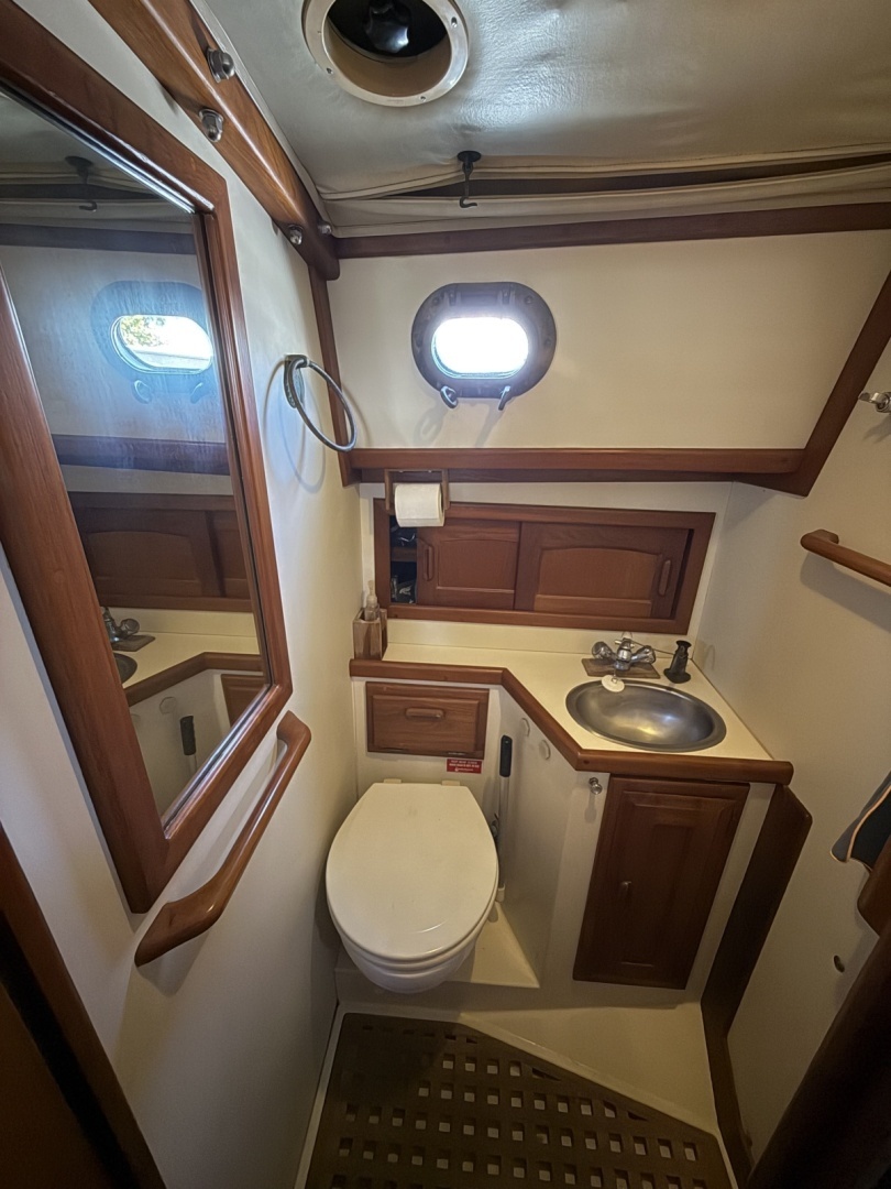 1987 Pacific Seacraft — - Image 34
