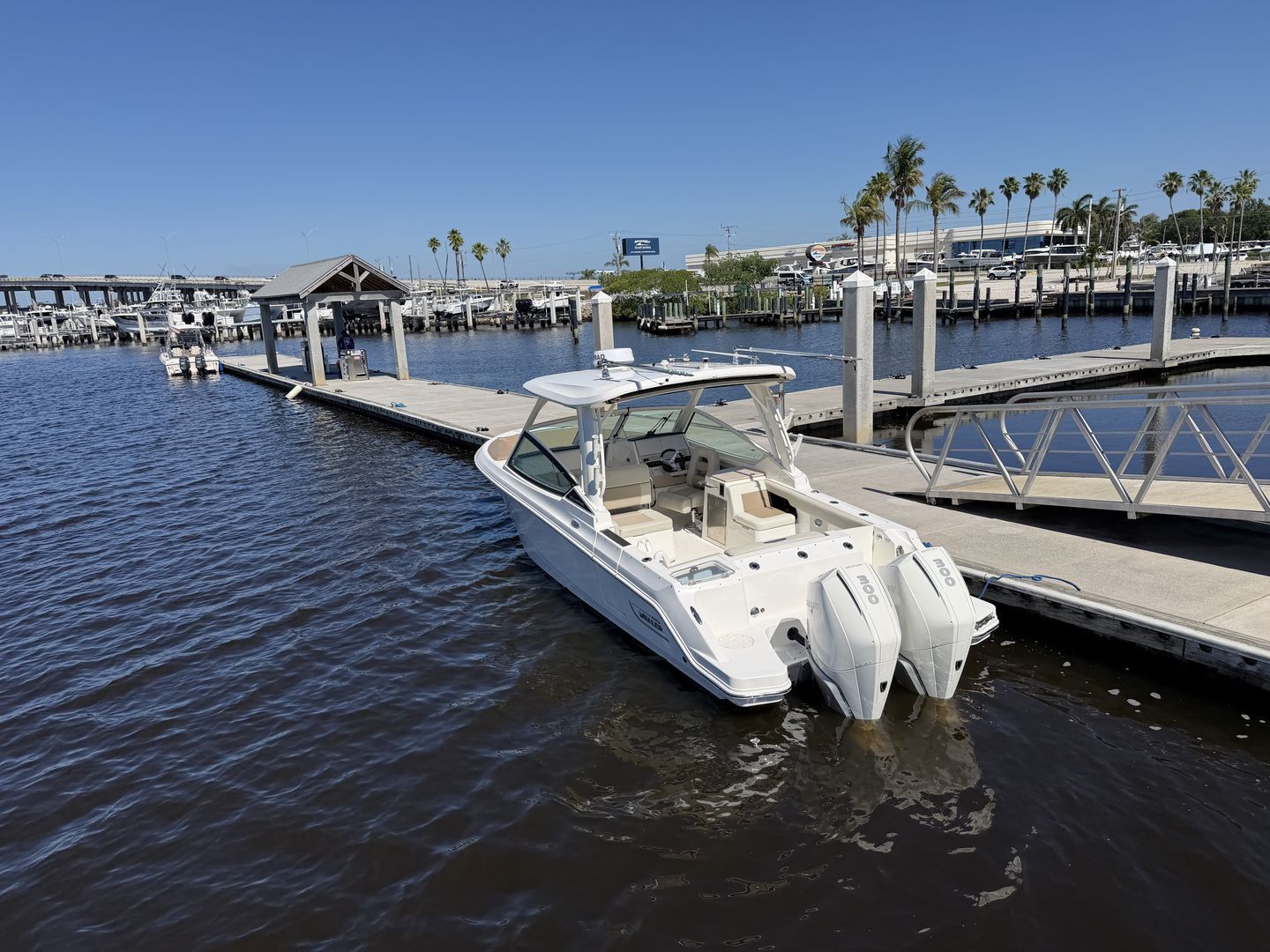 2021 Boston Whaler 280 Vantage