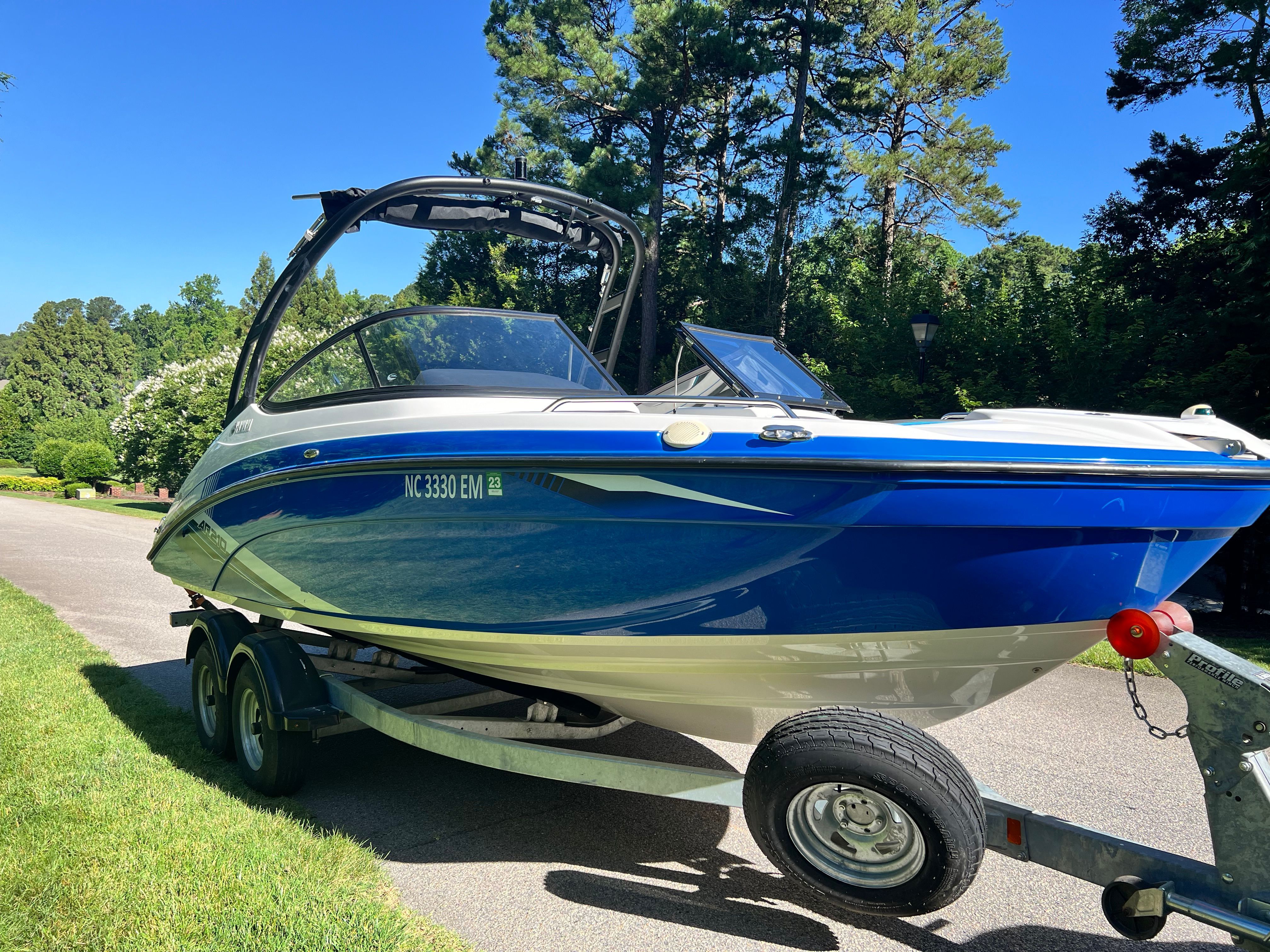 2019 Yamaha Boats AR210 - 6