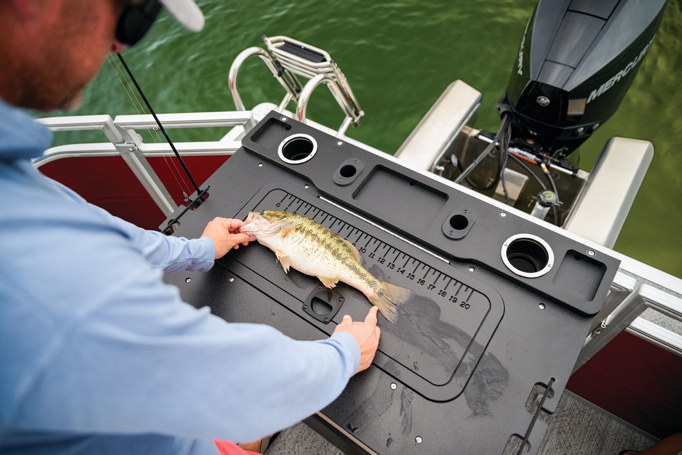 2026 Sun Tracker Fishin' Barge 22 XP3 - 90