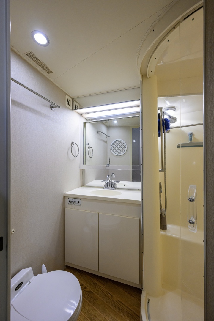 1992 Hatteras 46 Convertible - Image 36