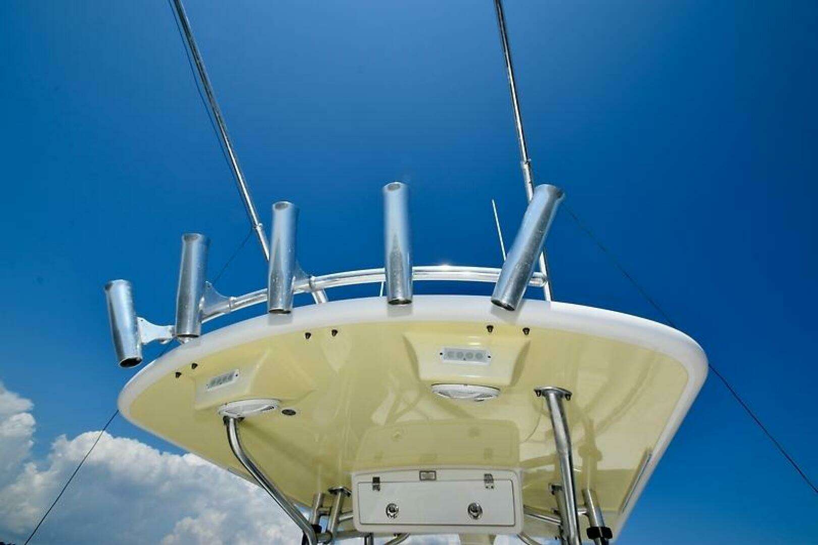 2013 Regulator 28 FS w/SeaKeeper Ride - Image 18