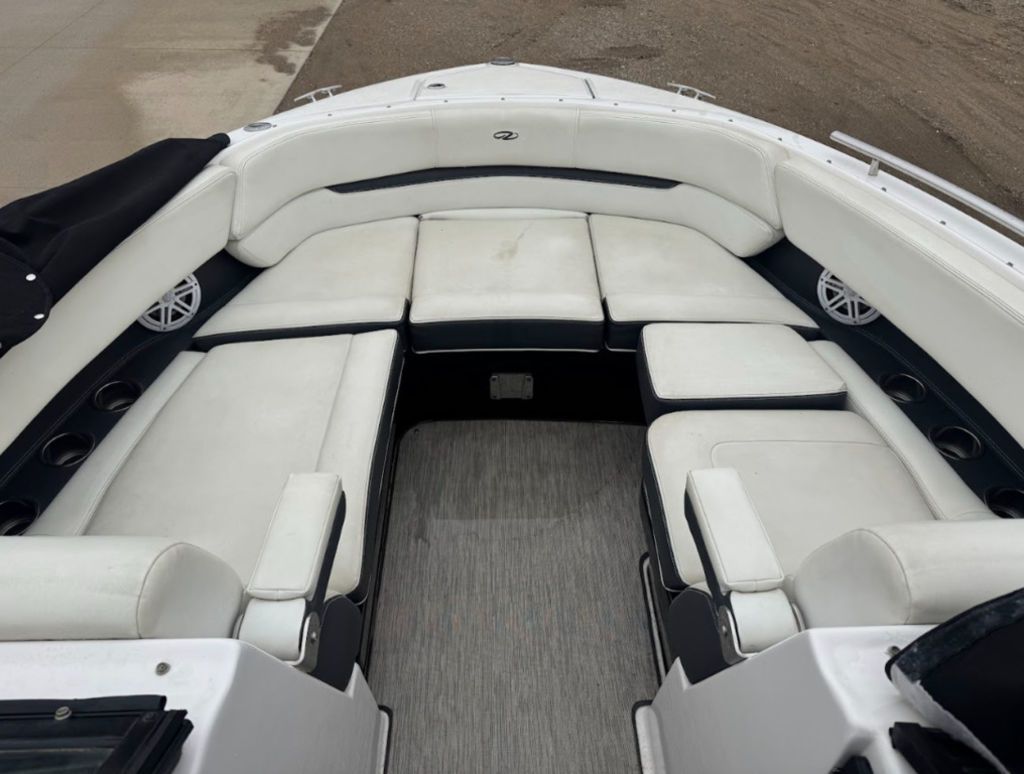 2017 Regal 2800 Bowrider - 6