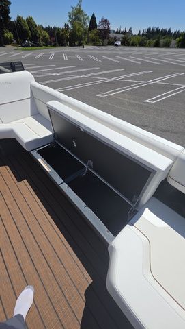 2025 Manitou 26' Explore 6' Max Deck With Dual 150hp Motors - 95