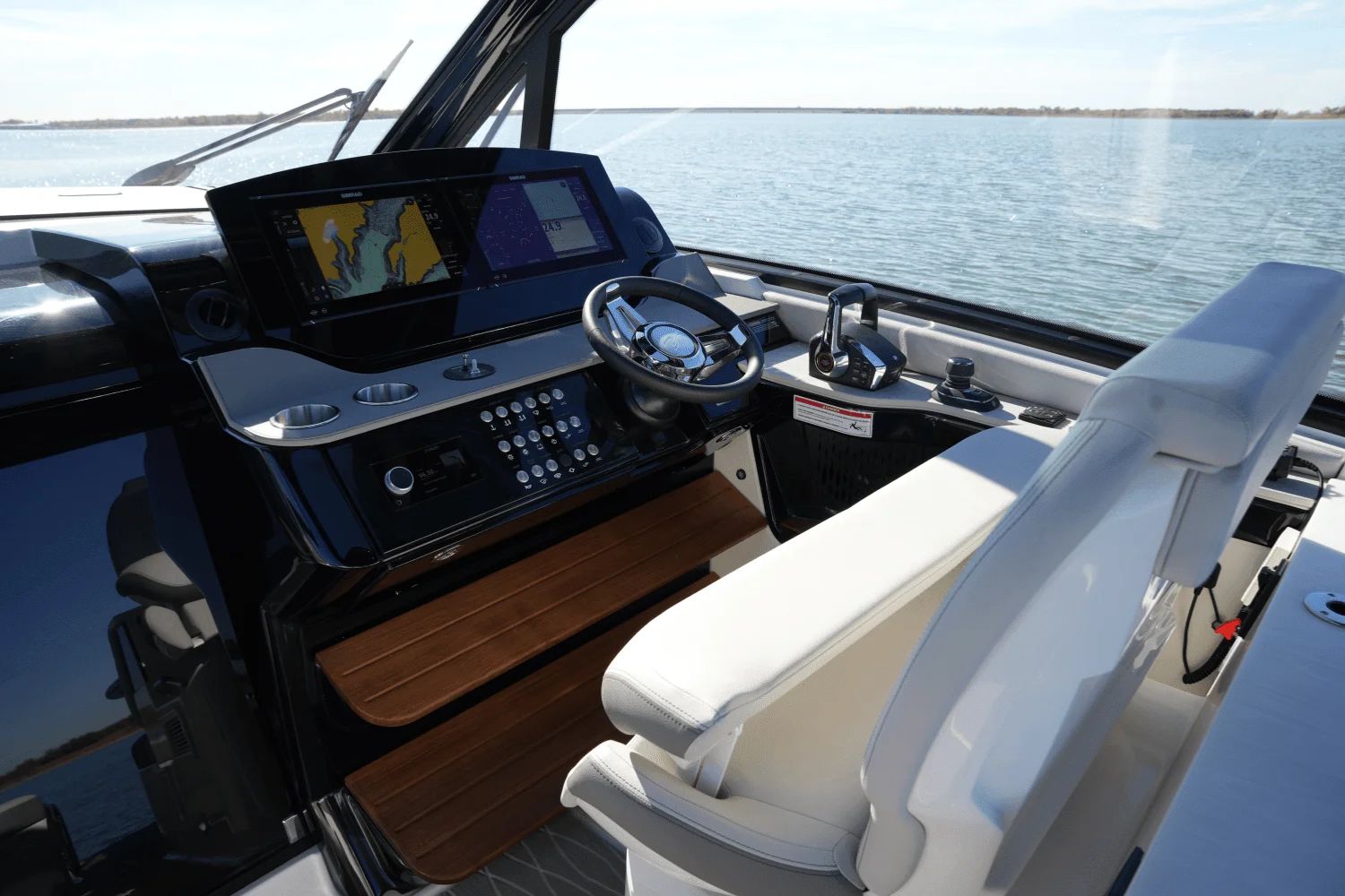 2025 Sea Ray Sundancer 370 - 21