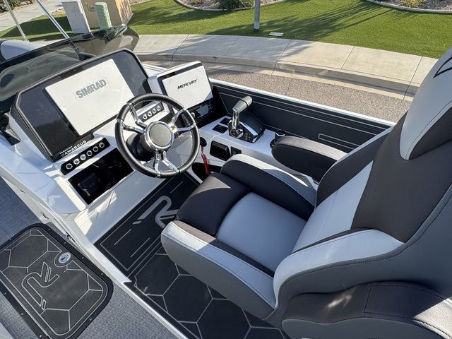 2026 Paradigm 28R - 16