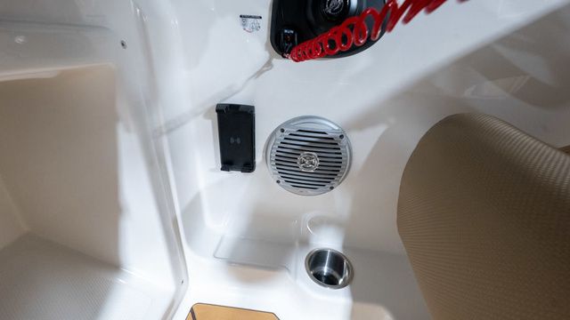 2025 Bayliner D20 - 25