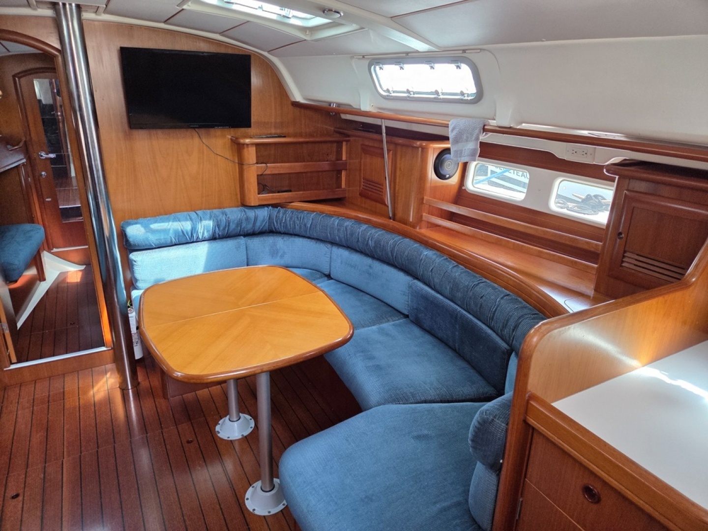 2000 Beneteau Oceanis 411 - Image 21