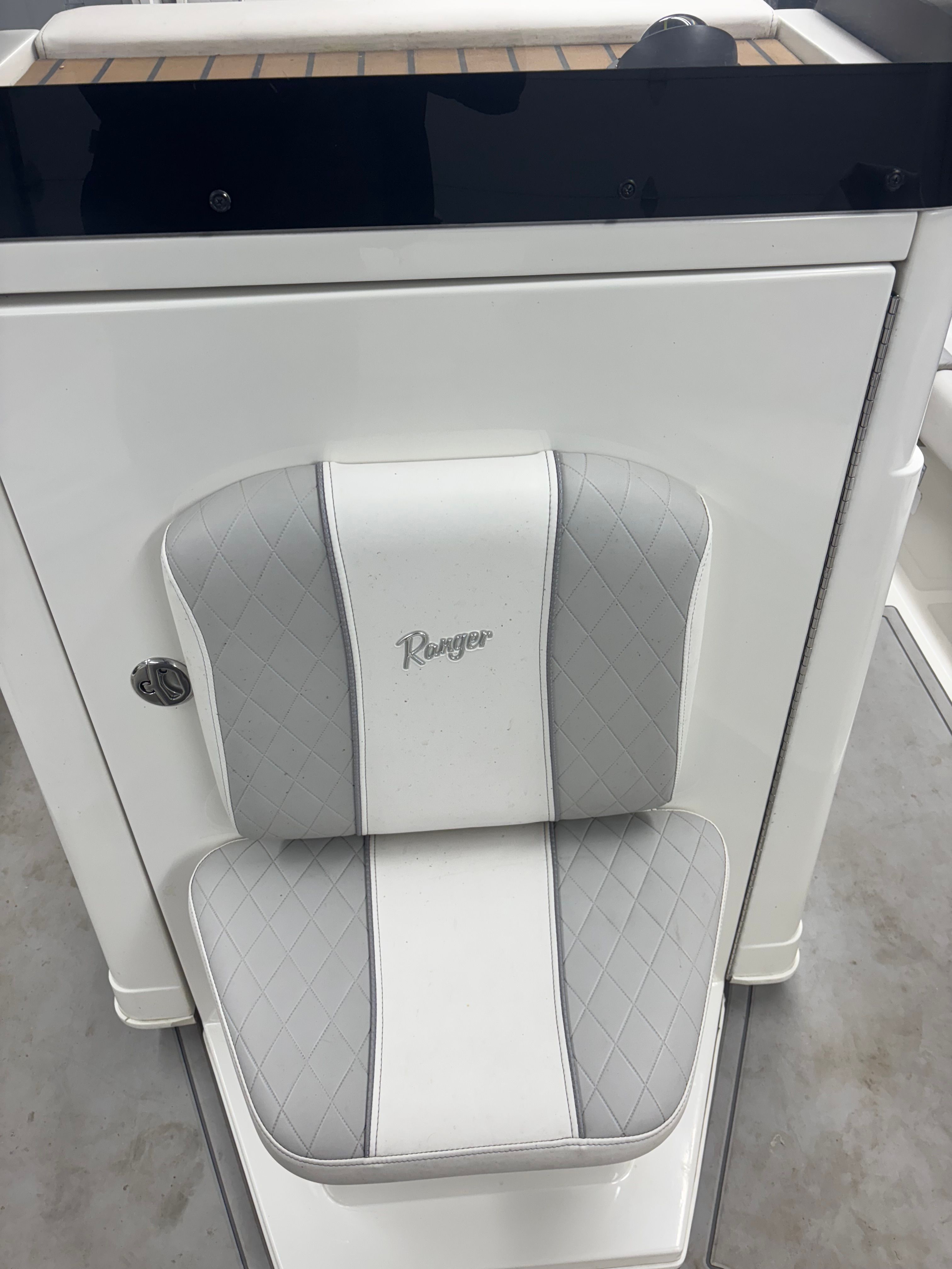 2021 Ranger 2510 Bay - 8