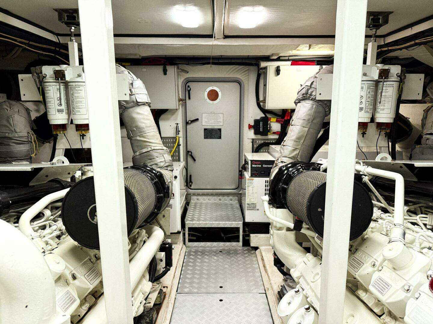 2007 Princess 23M - Image 35