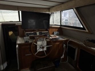 1986 Carver 42' Cockpit MY - 24