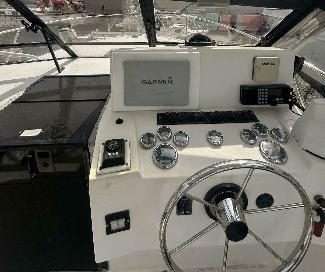 1995 Carolina Classic 28 Express - Image 2
