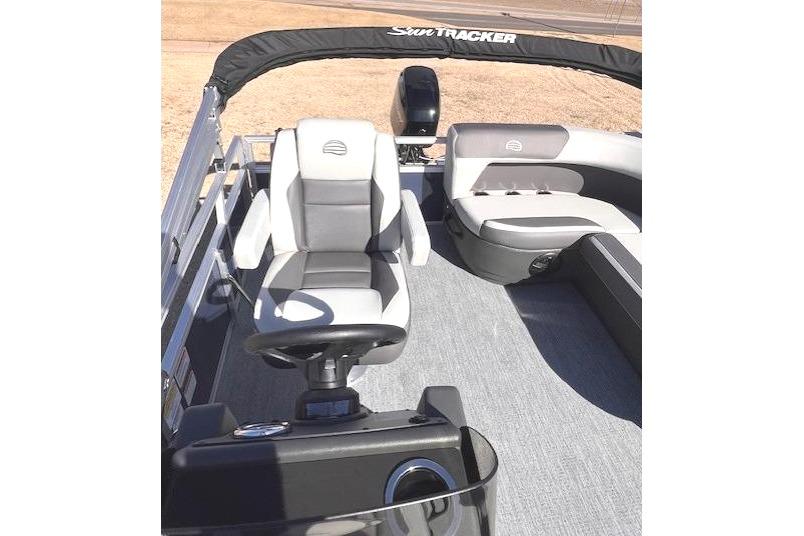 Interior of Sun Tracker Bass Buggy 16 XL Select 2026.