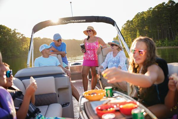 2025 Sun Tracker Party Barge 24 DLX - 63
