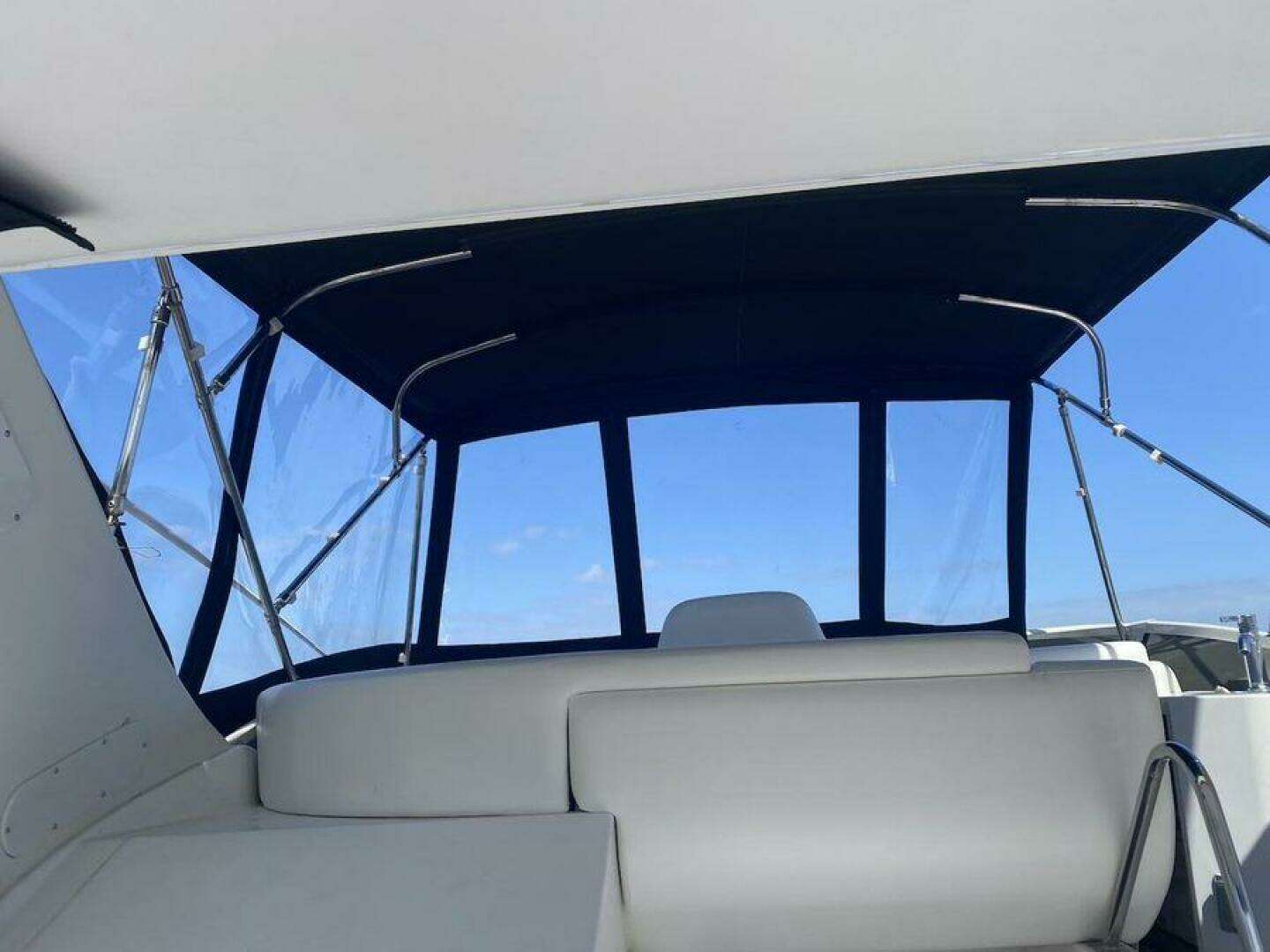 2000 Carver 396 Motor Yacht - Image 14
