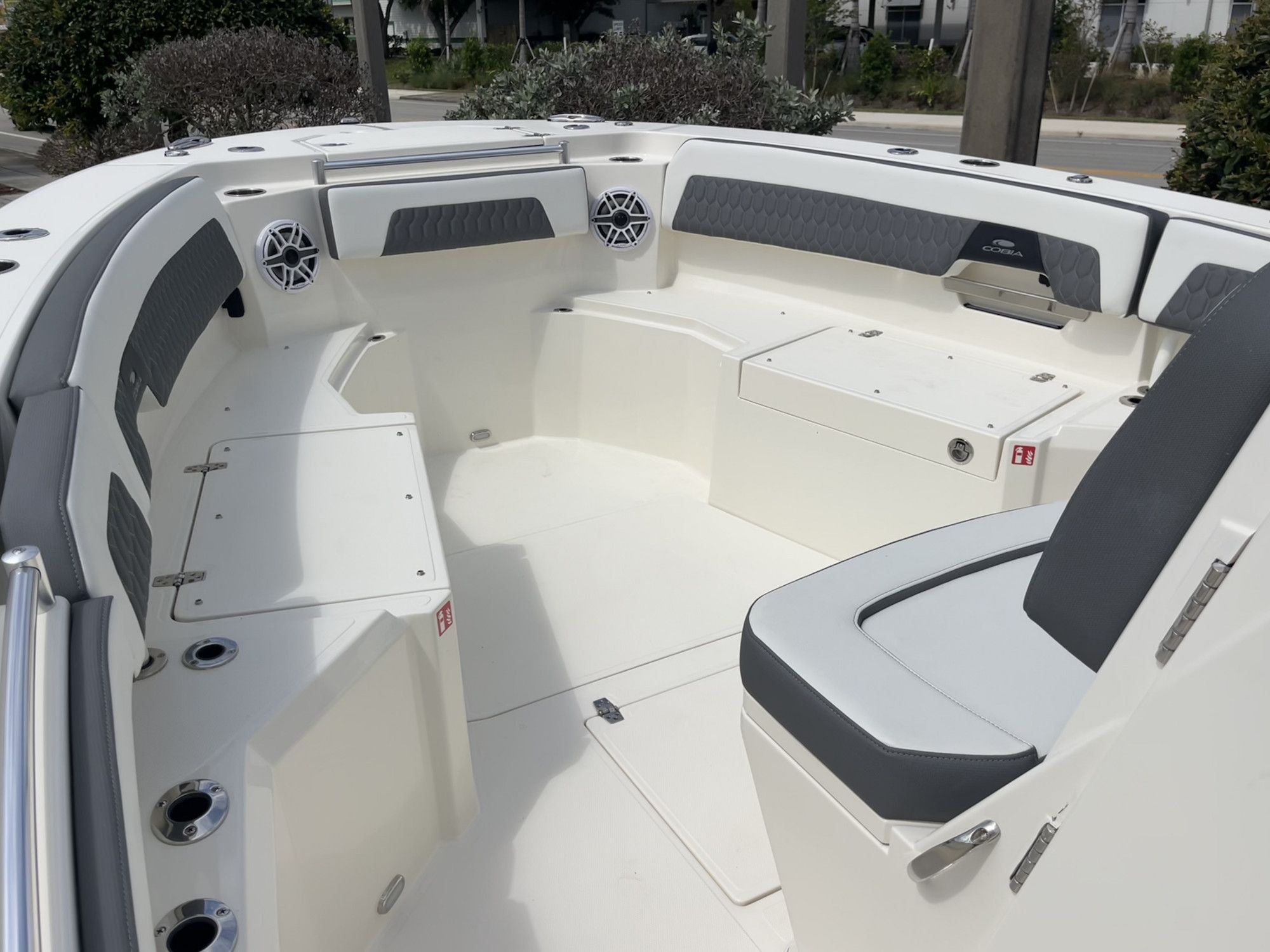2026 Cobia 305 Center Console - 29