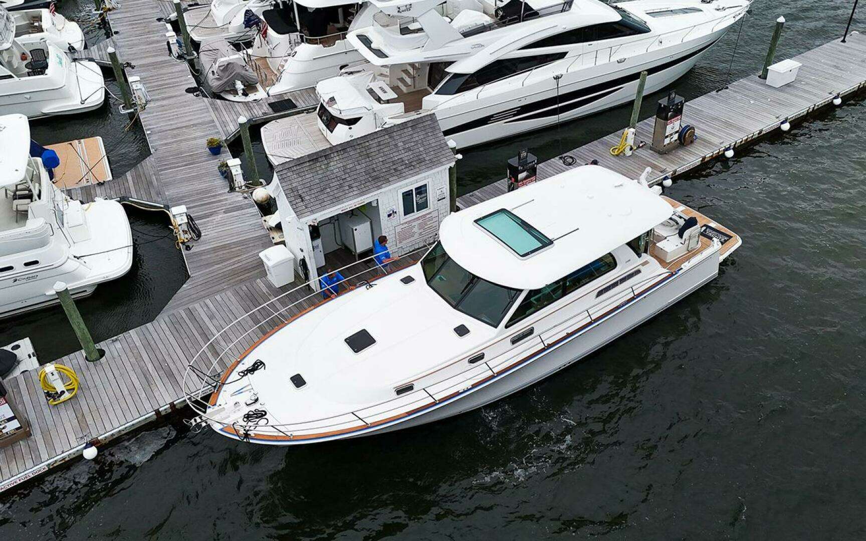 2027 Sabre 45 Salon Express - Image 7