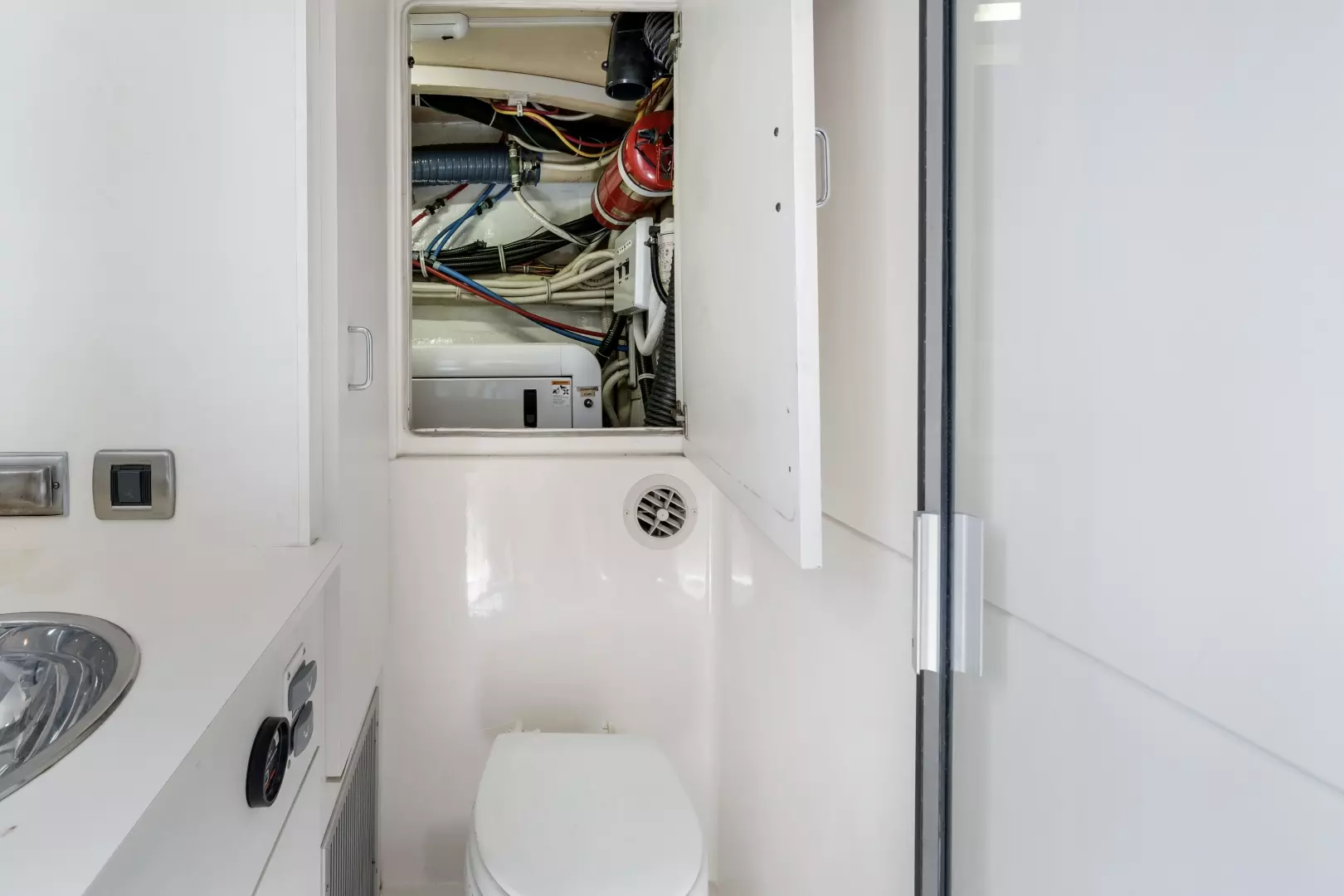 2006 Marquis 65 Pilothouse - Image 36