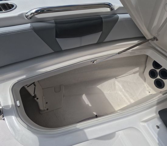 2026 Robalo Cayman 226 In Stock Trailer Included - 22
