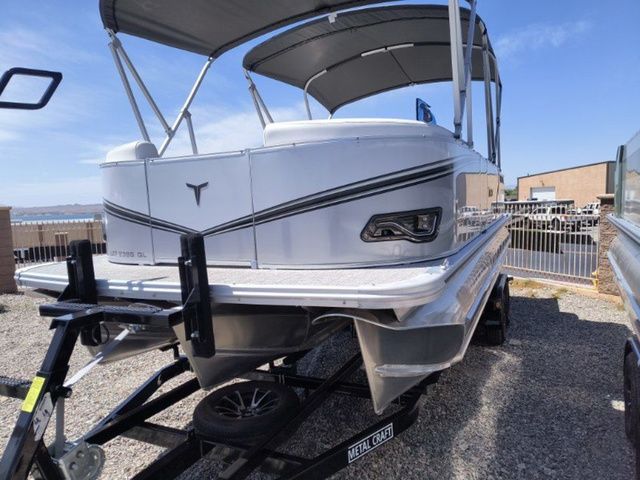 2026 Tahoe LTZ Quad Lounger 23 FT - 4