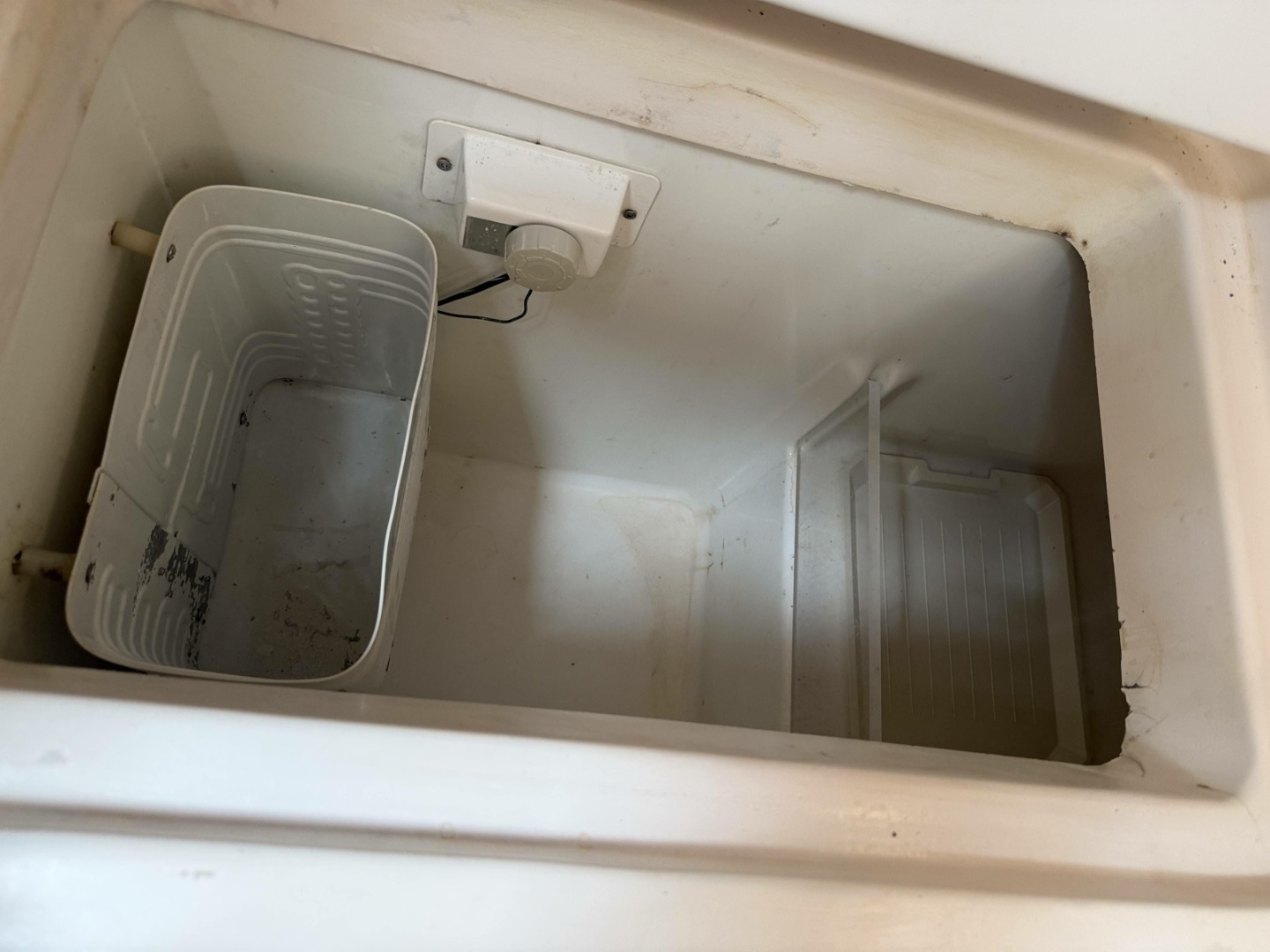 1995 Beneteau OCEANIS 321 - Image 12