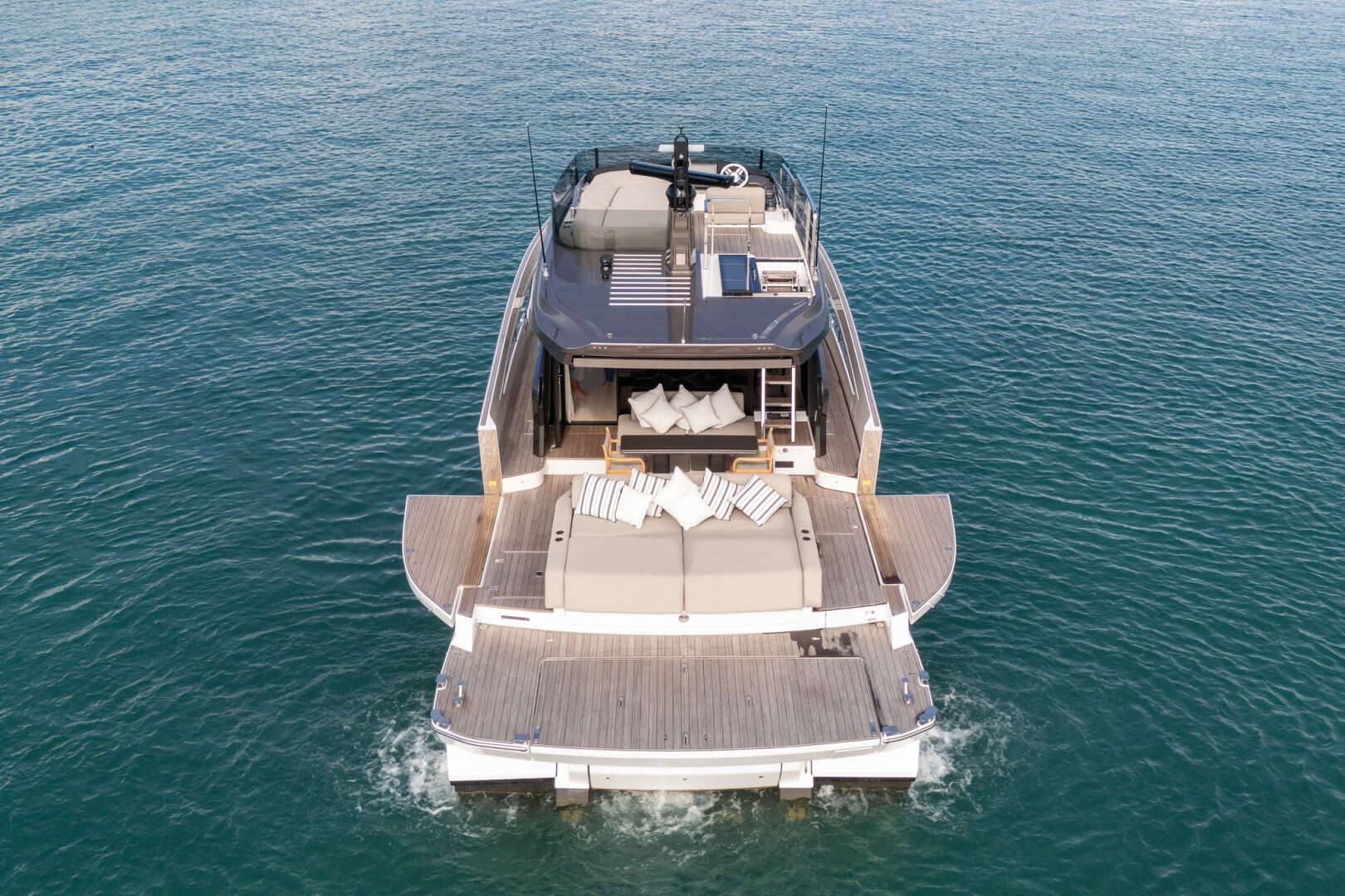 2026 Azimut Seadeck 6 - Image 10