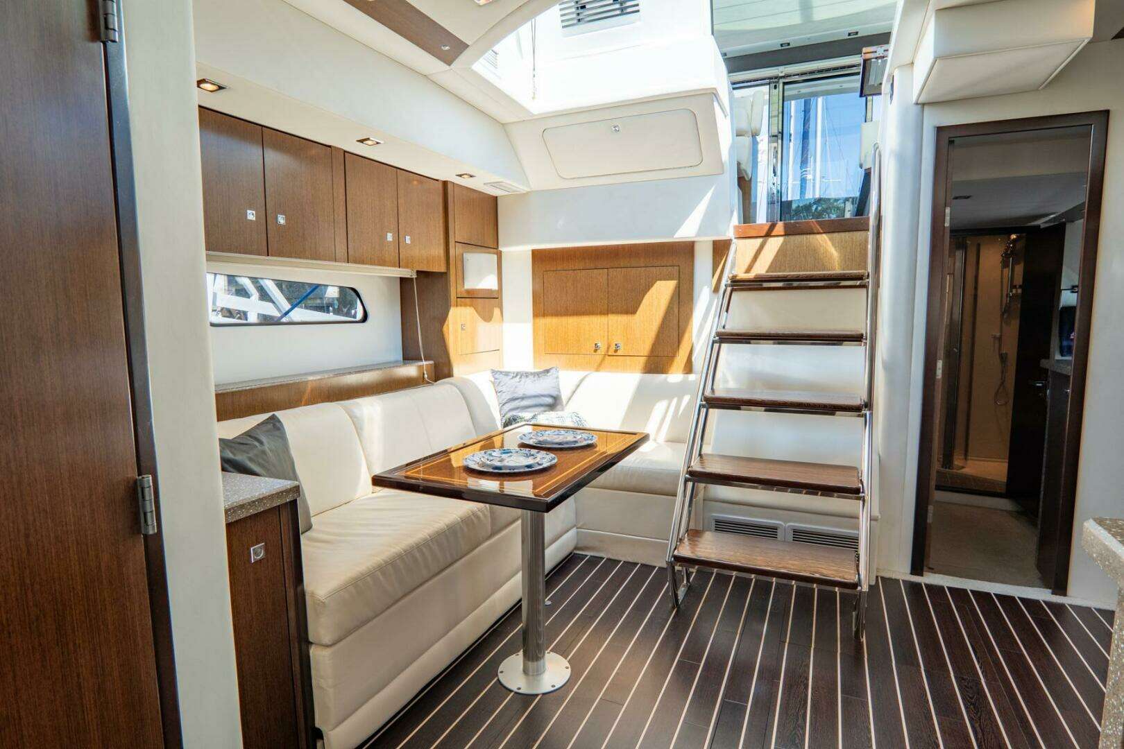 2013 Cruisers Yachts 48 Cantius - Image 28