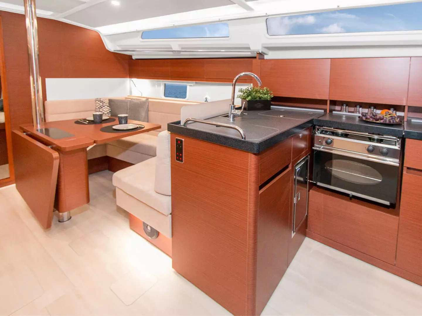 2025 Hanse 388 - Image 16