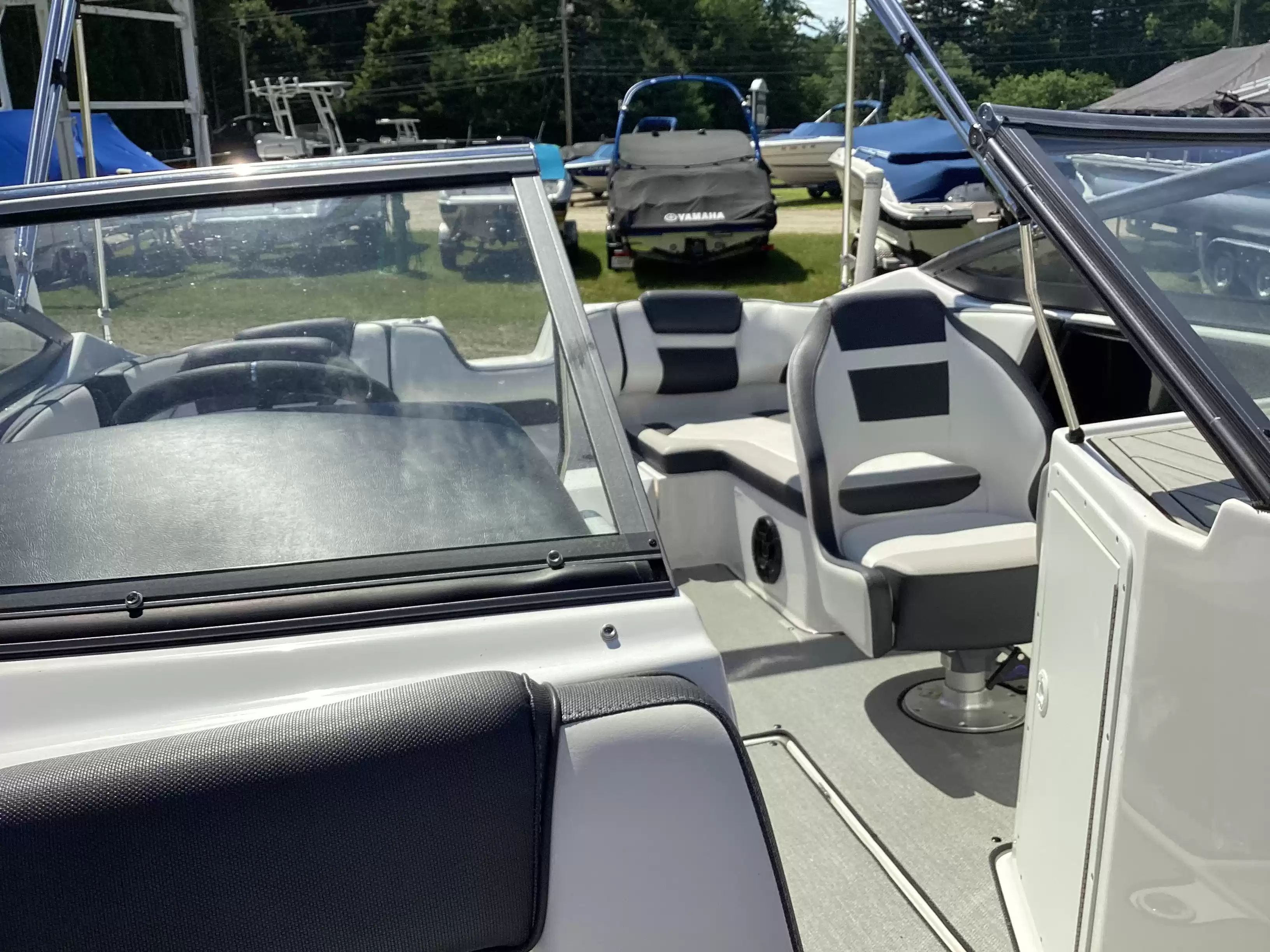 2021 Yamaha Boats SX195 - 10