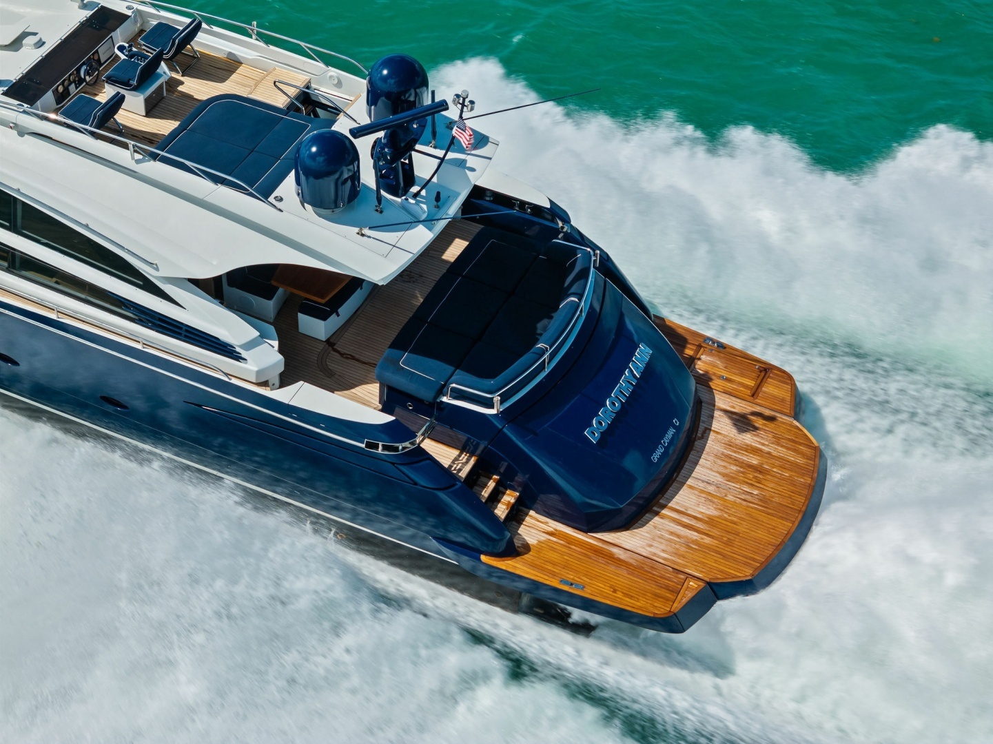 2013 Pershing 82 - Image 14
