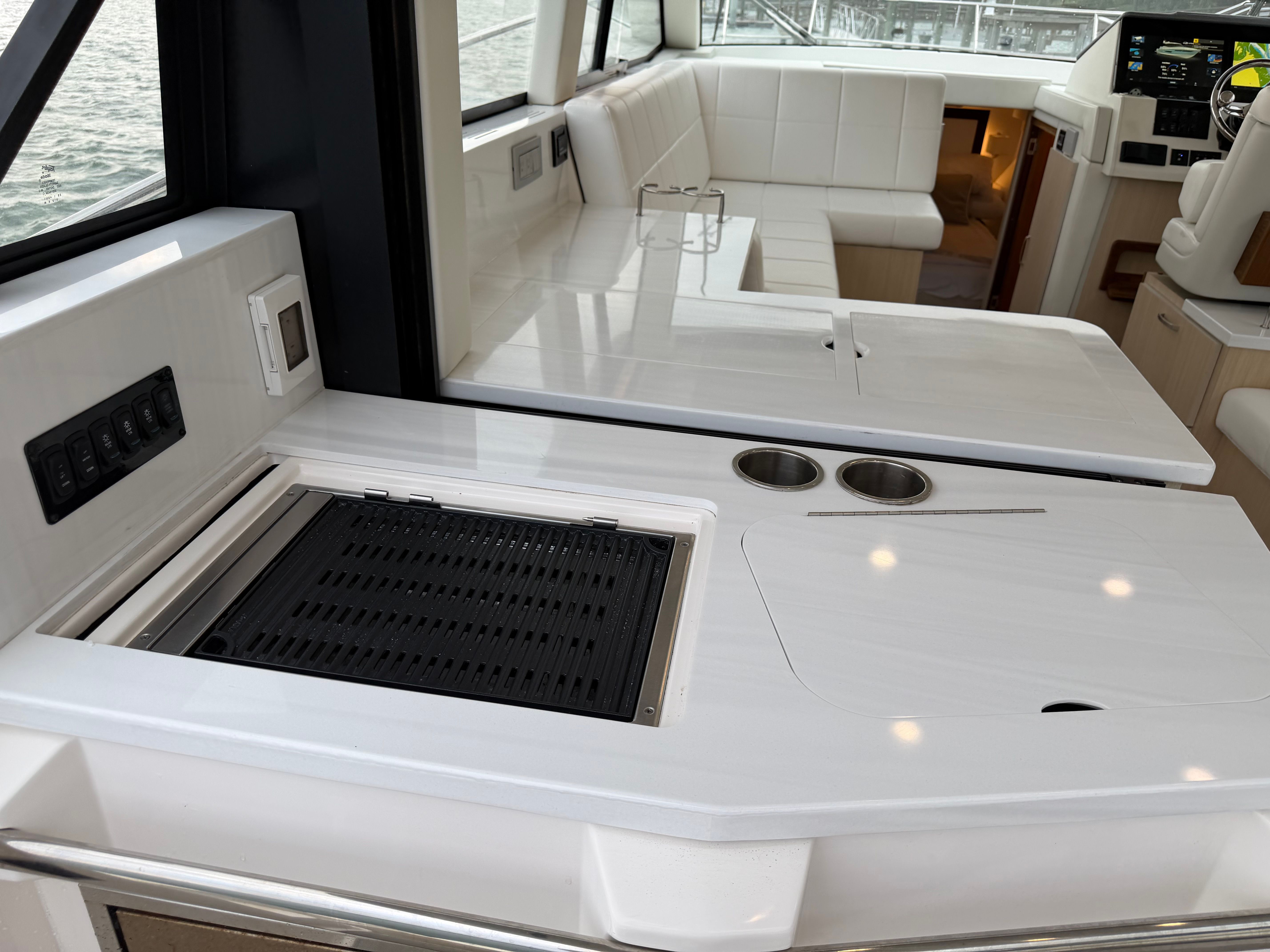 2024 Regal 38XO - 23