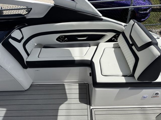 2026 Yamaha Boats 275SD - 11