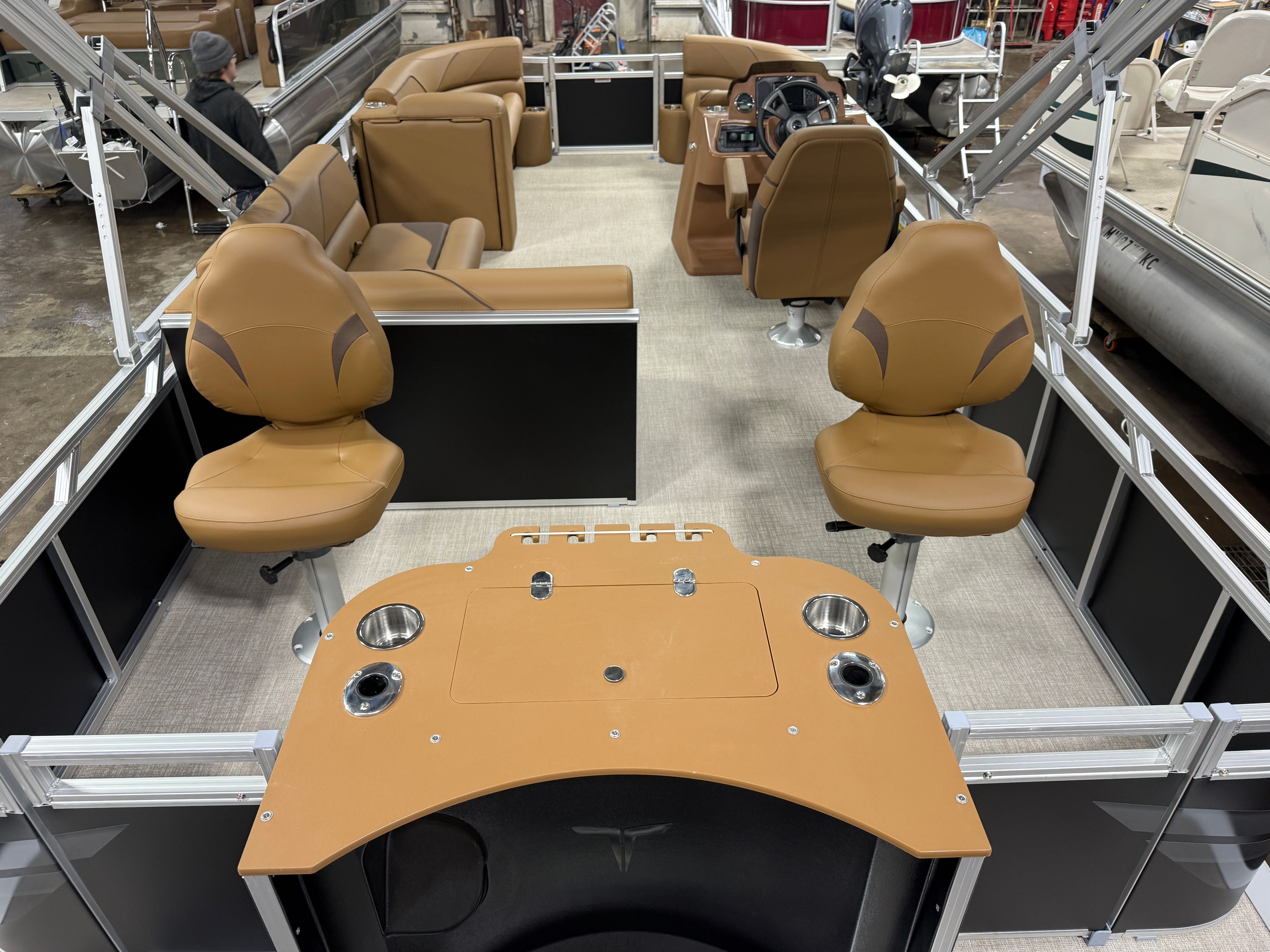 2026 Tahoe Sport Rear Fish 2185 & 4-Stroke $32995